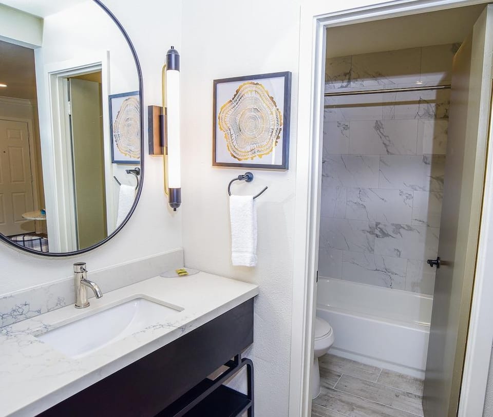 Holiday Lodge Hotel in Willits