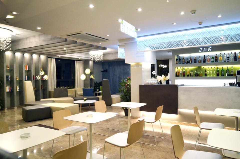 Bar/lounge