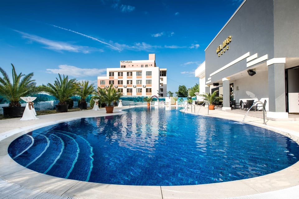 Private pool