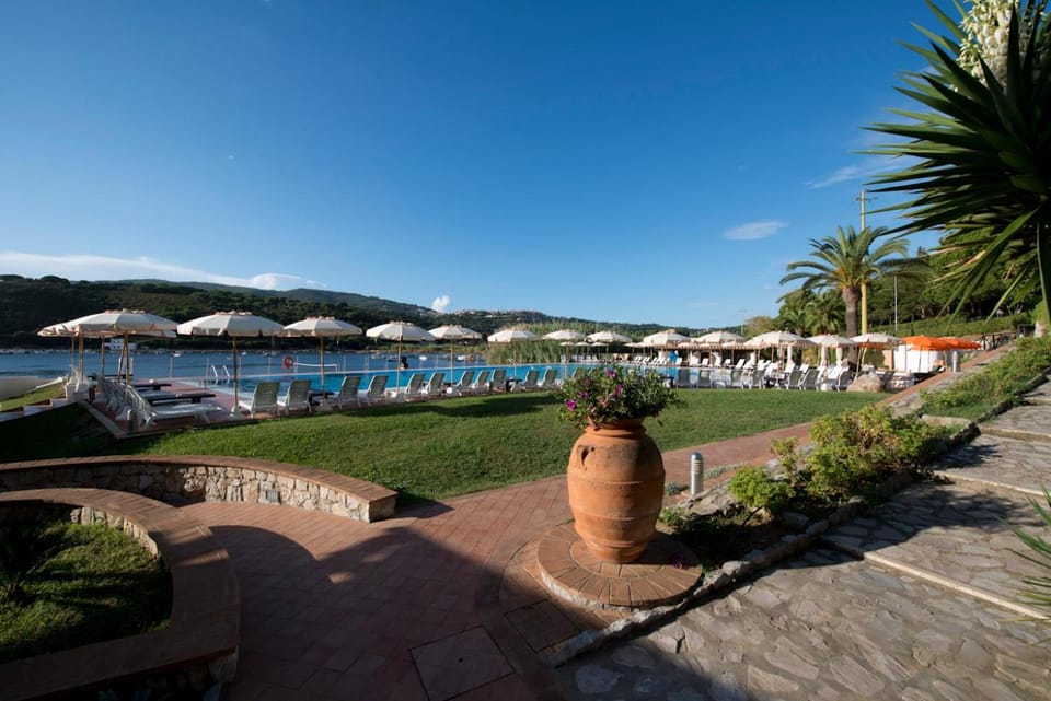 Hotel E Residence Cala Di Mola Hotel in Tuscany