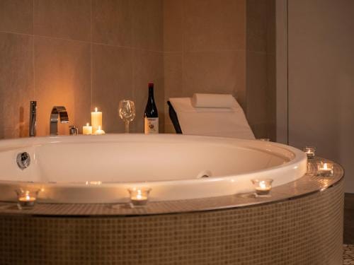 Palazzo dei Pavoni, Relais di Charme Hotel in L'Aquila