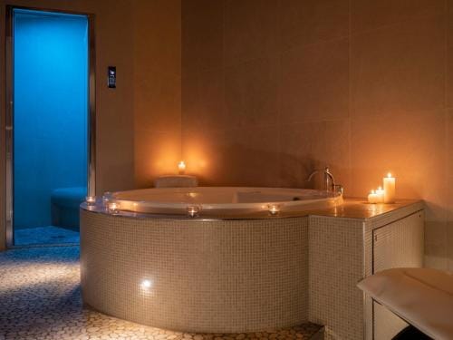 Palazzo dei Pavoni, Relais di Charme Hotel in L'Aquila