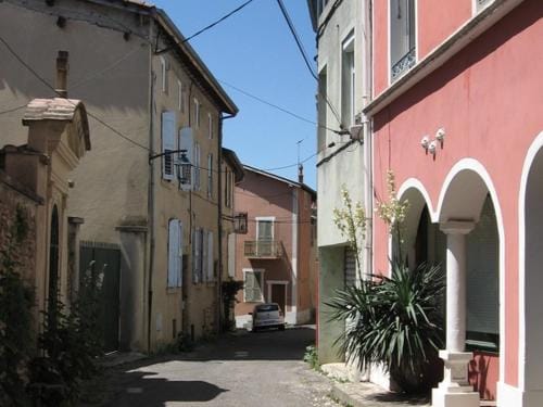 Sylvie BARON - Composition Francaise - Chambres d'hotes Hotel in Provence-Alpes-Côte d'Azur