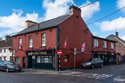 The Auld Triangle Hotel in County Galway