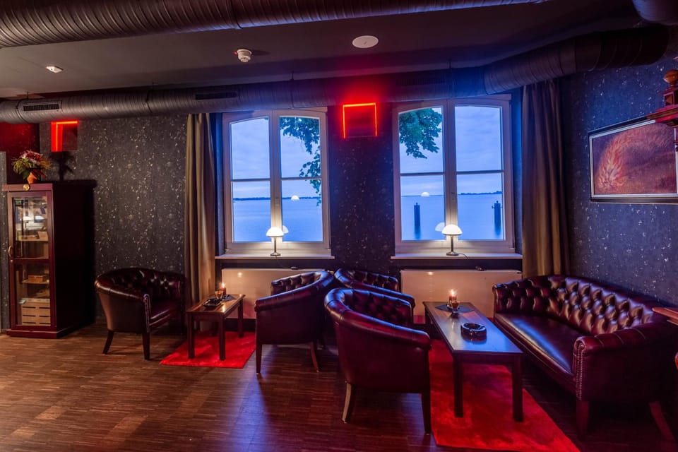Bar/lounge