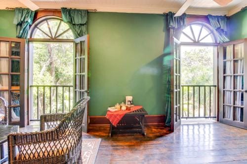 Colonial Suite @ Mahogany Hall Hotel in Cayo District