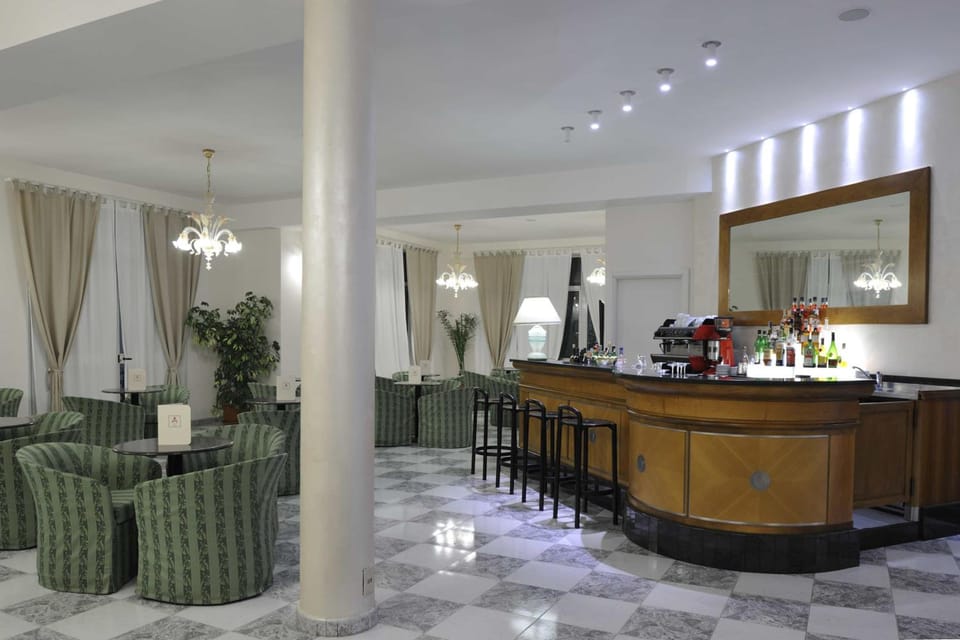 Bar/lounge