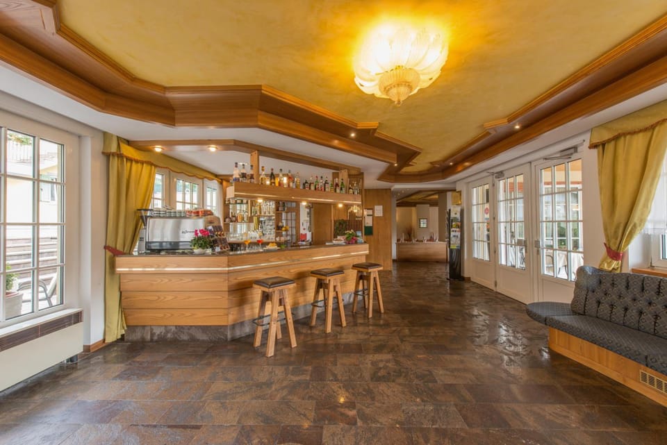 Bar/lounge