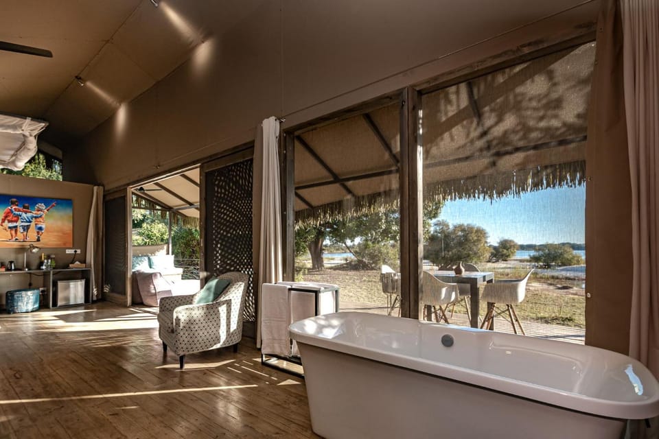 Chundu Island Lodge in Zimbabwe