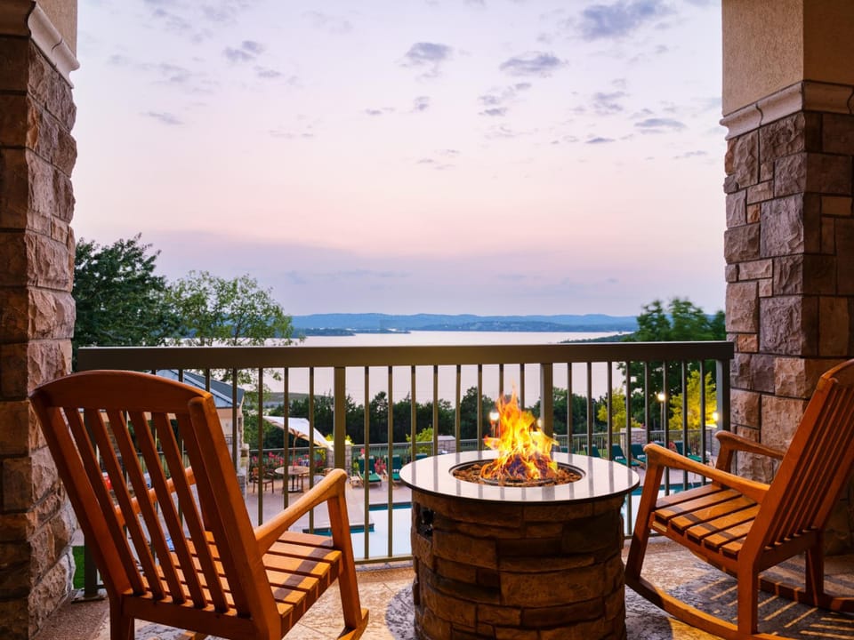 Chateau on the Lake Resort Spa and Convention Center Resort in Branson
