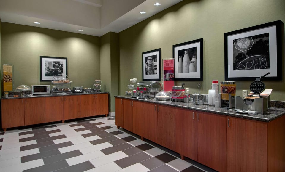 Hampton Inn & Suites Astoria Hotel in Astoria