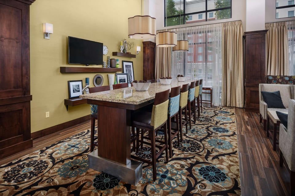 Hampton Inn & Suites Portland/Hillsboro-Evergreen Park Hotel in Tanasbourne
