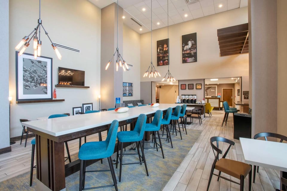 Hampton Inn & Suites Cincinnati/Kenwood Hotel in Cincinnati