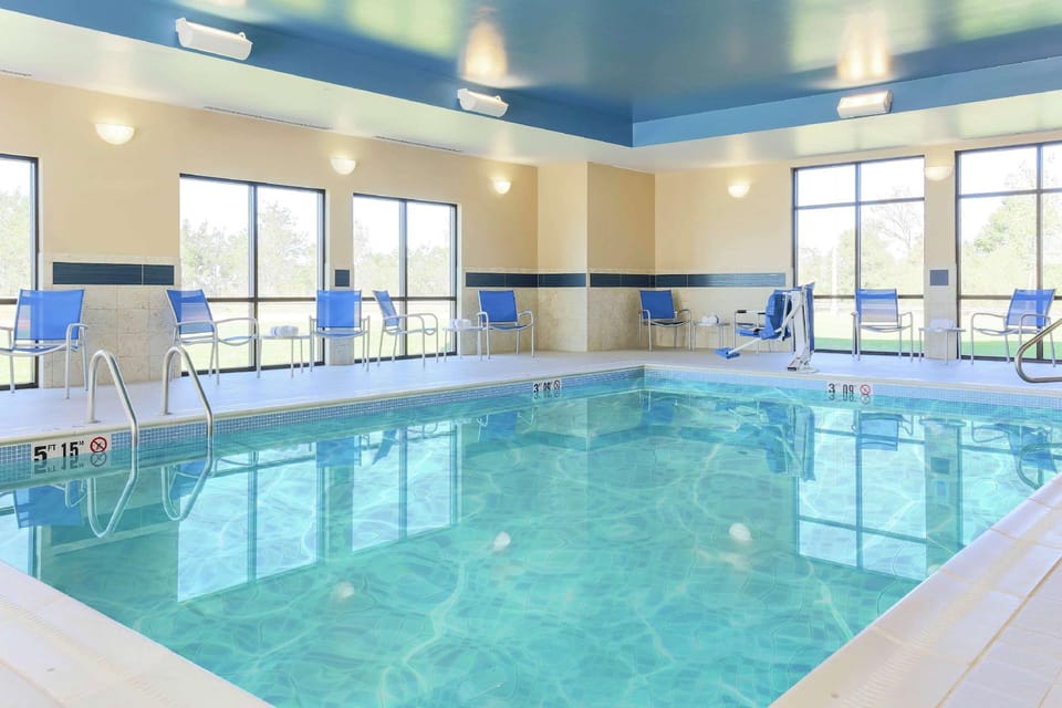 Swimming pool