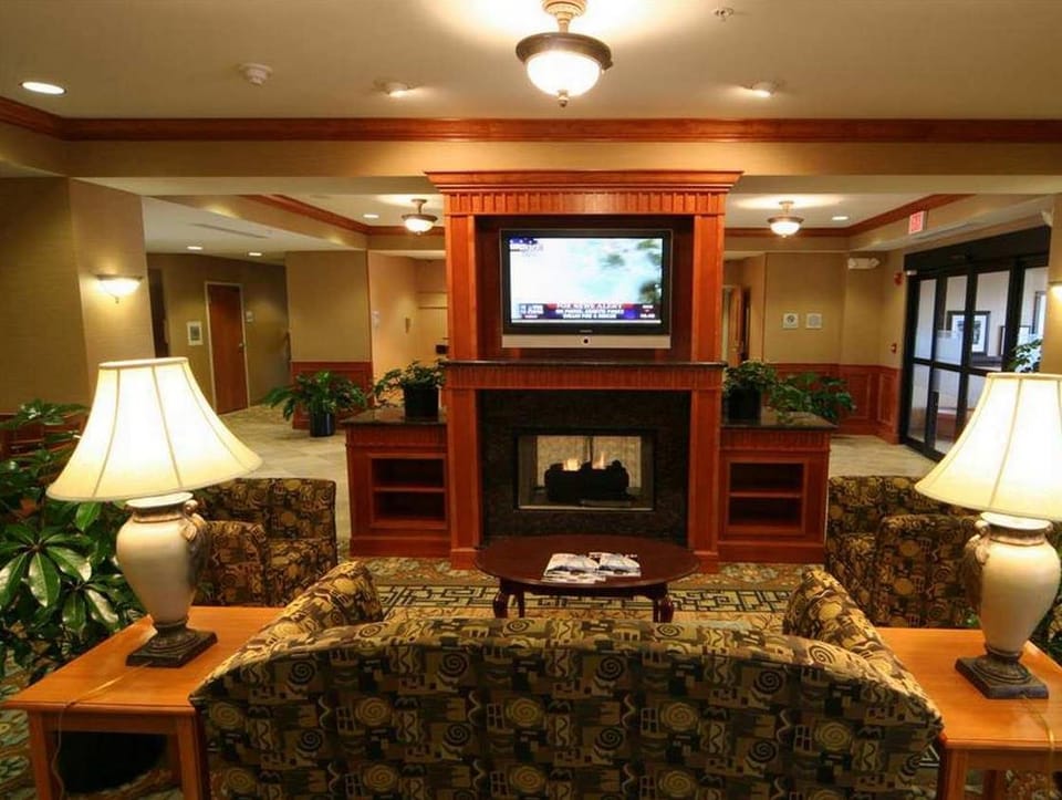 Hampton Inn by Hilton Commerce Novi Hotel in Lake Erie