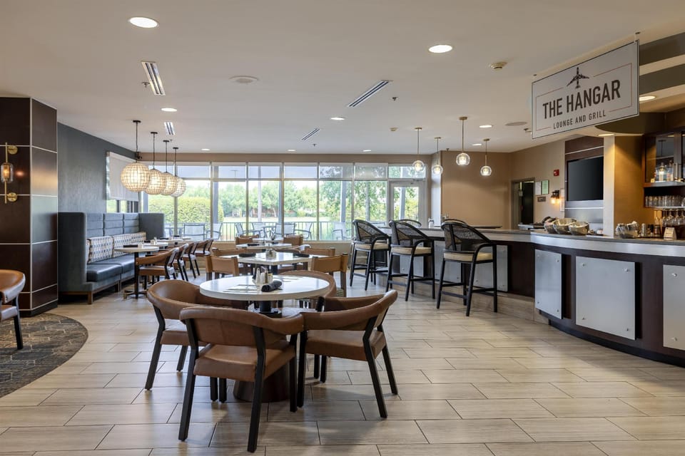 DoubleTree by Hilton Savannah Airport Hotel in Pooler