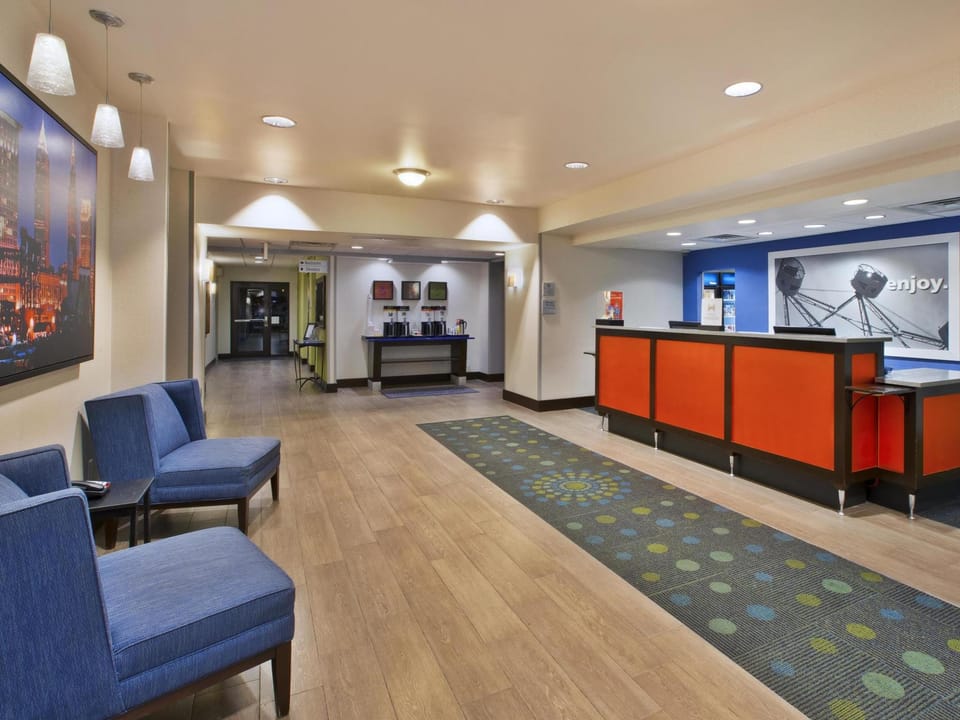Hampton Inn & Suites Elyria Hotel in Lake Erie