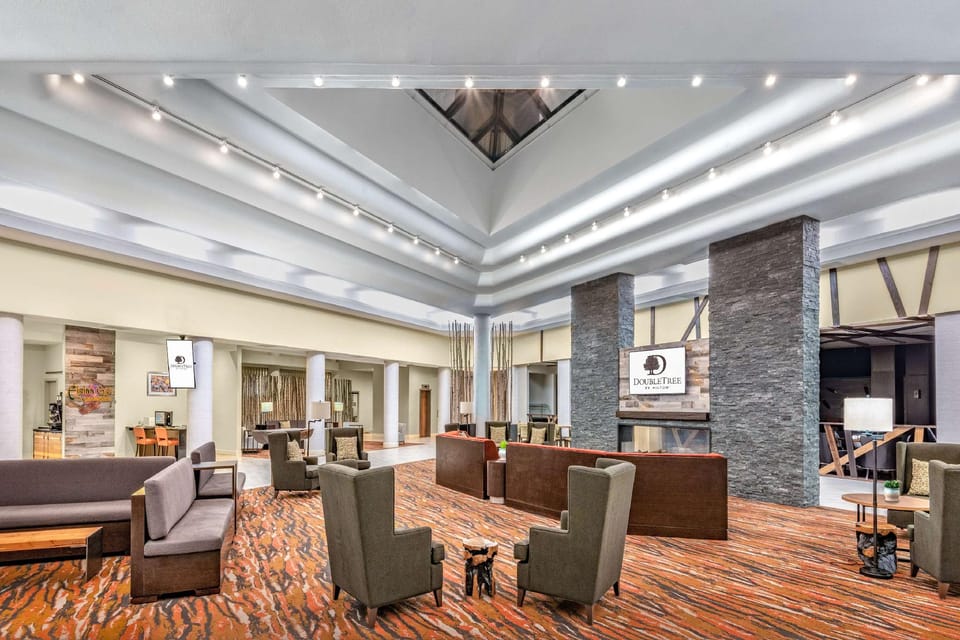 DoubleTree by Hilton Denver-Aurora Hotel in Aurora