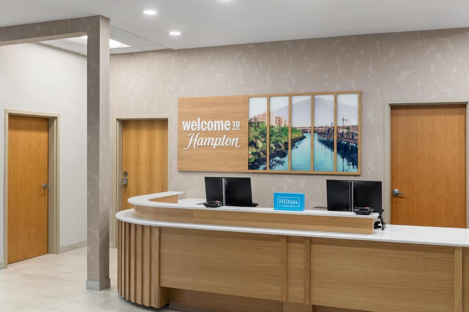 Hampton Inn & Suites Bremerton Hotel in Bremerton