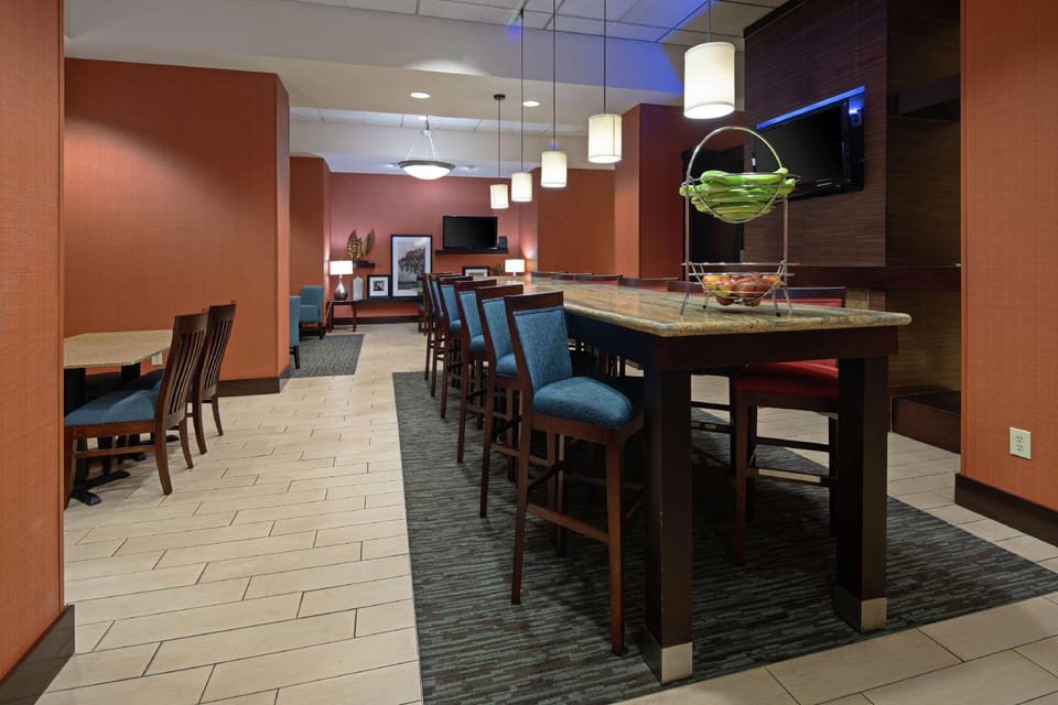 Hampton Inn & Suites Bremerton Hotel in Bremerton