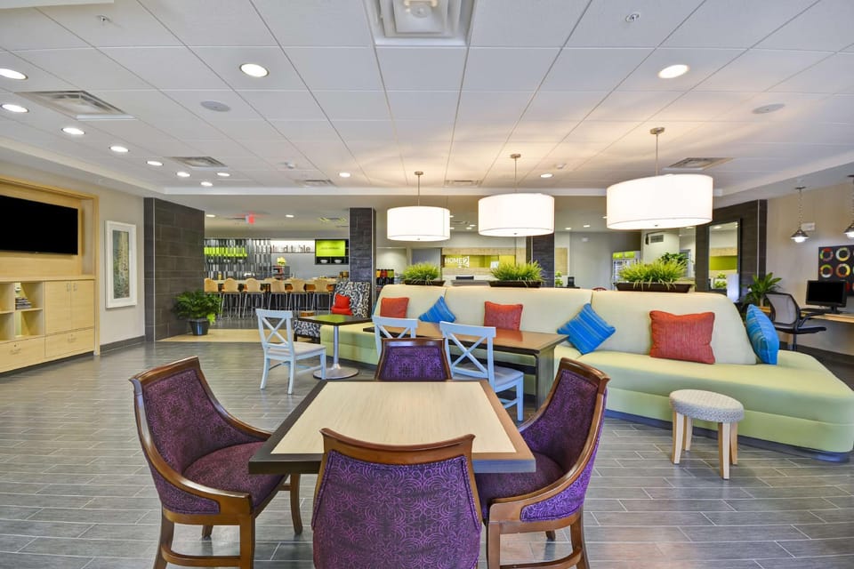 Home2 Suites by Hilton Decatur Ingalls Harbor Hotel in Decatur