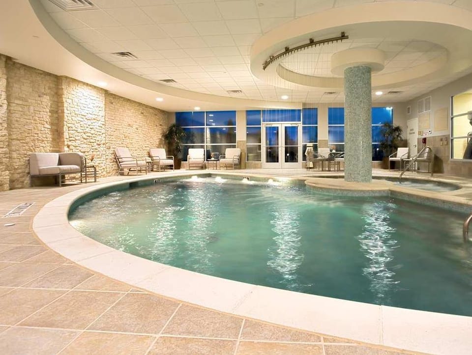 Swimming pool