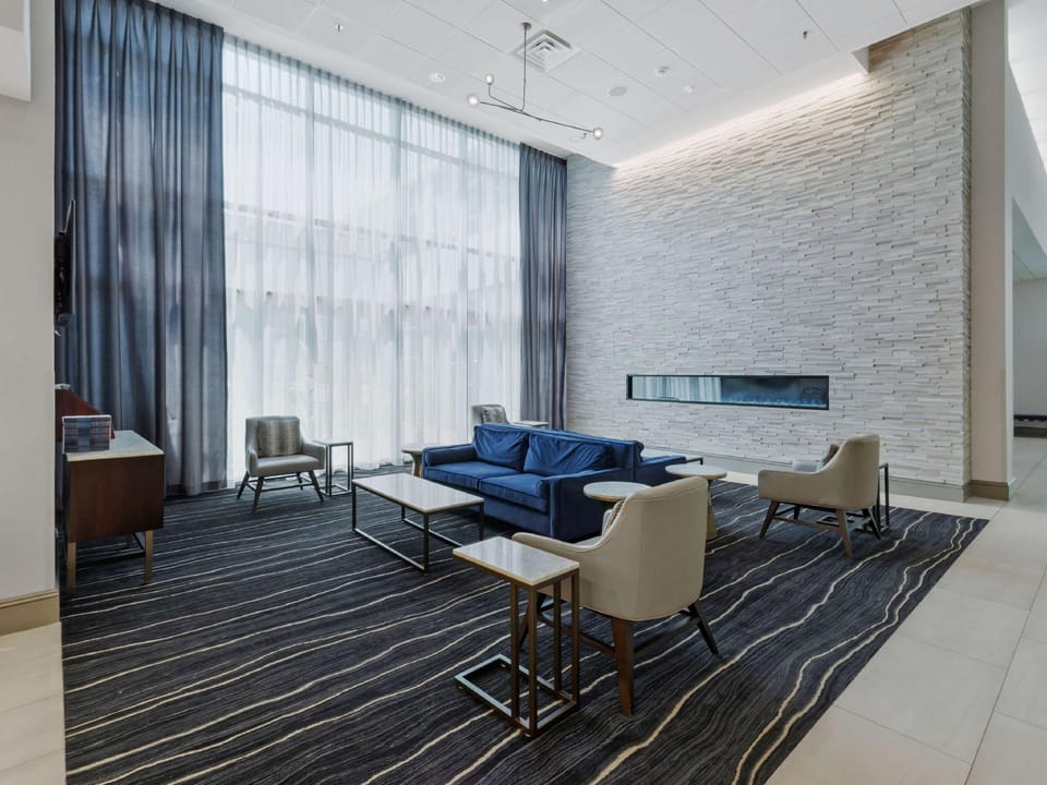 DoubleTree by Hilton Charlottesville Hotel in Shenandoah Valley