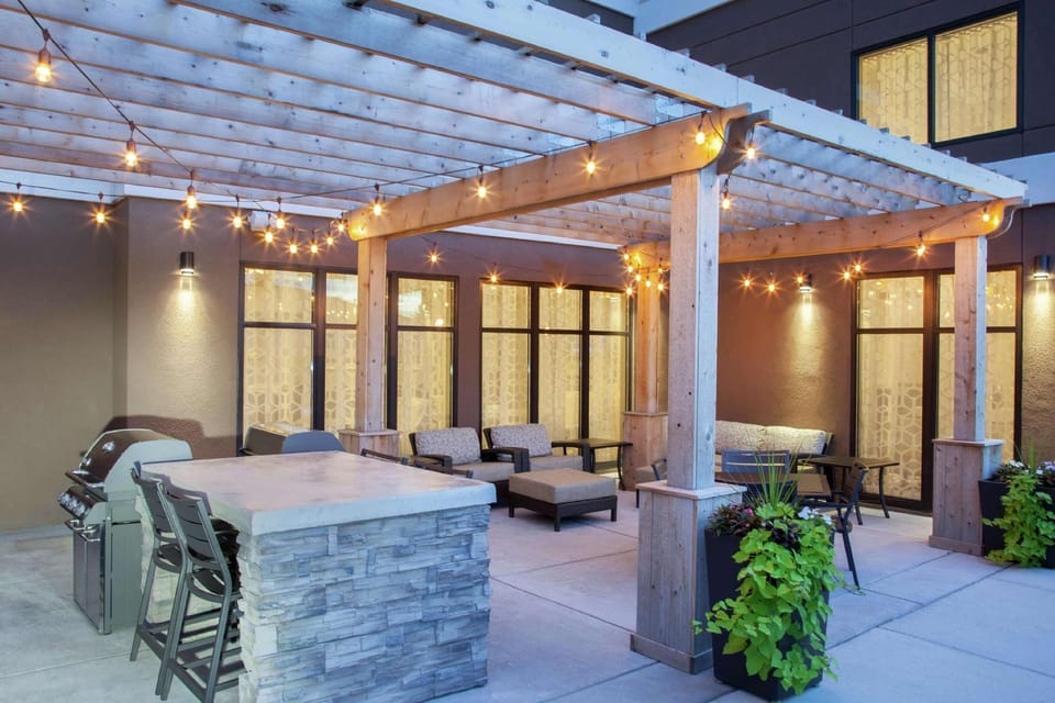 Homewood Suites by Hilton Munster Hotel in Indiana