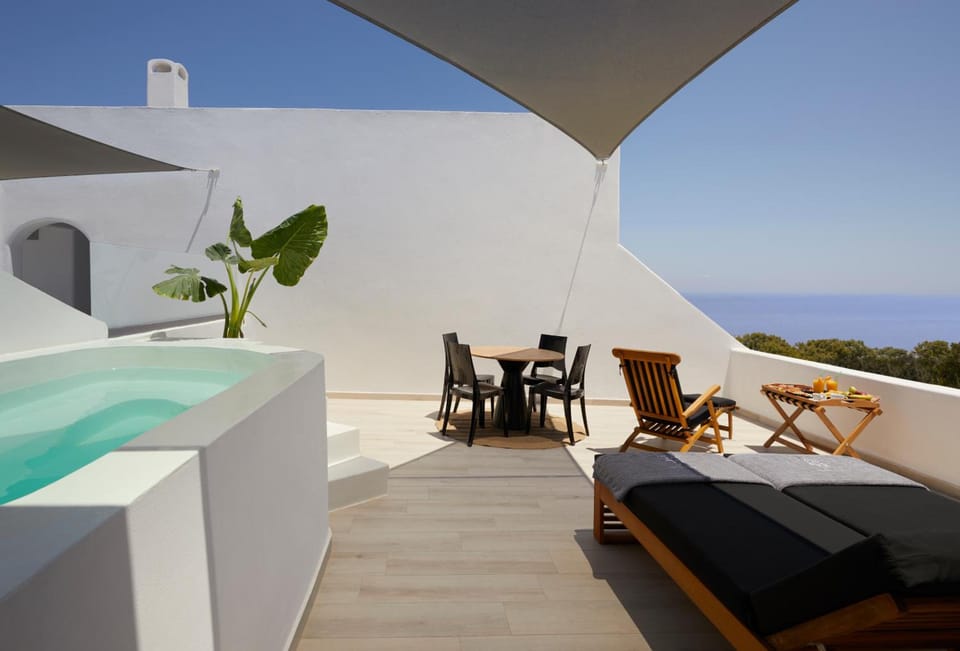 Kalisti Hotel and Suites Hotel in Thera