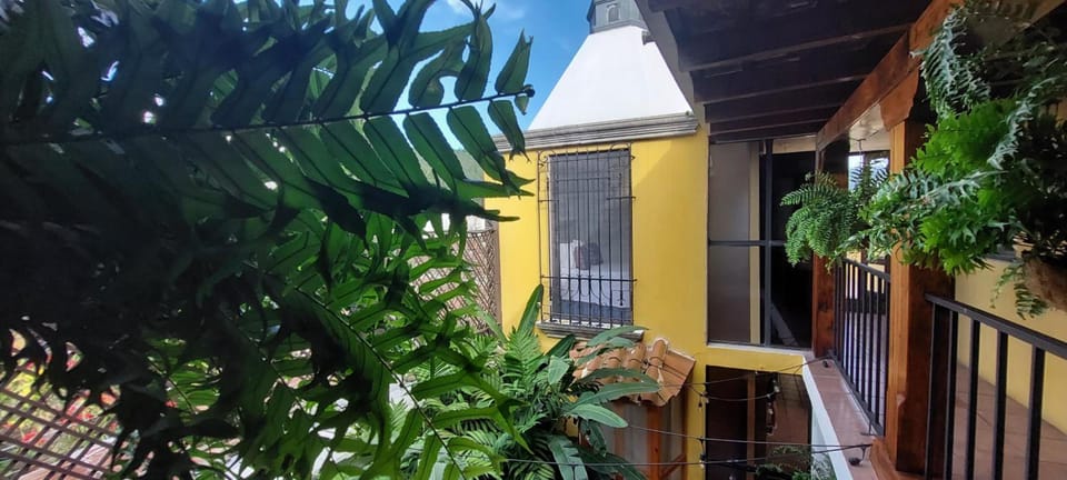 Yellow House Hostel B&B Hostel in Antigua Guatemala