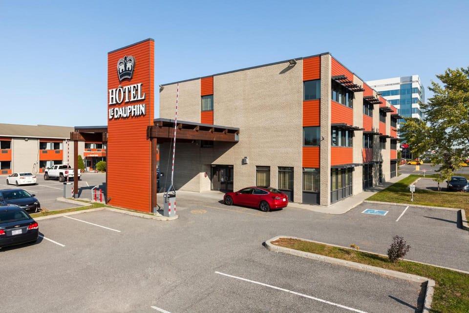 Le Dauphin St-Hyacinthe Hotel in Quebec