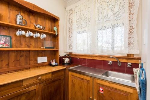 Killynaught Spa Cottages Hotel in Tasmania