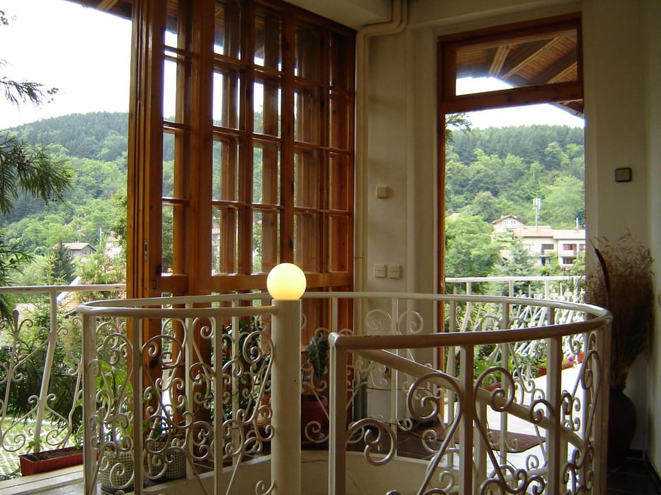 Park Hotel Amfora -Free Parking Hotel in Sofia