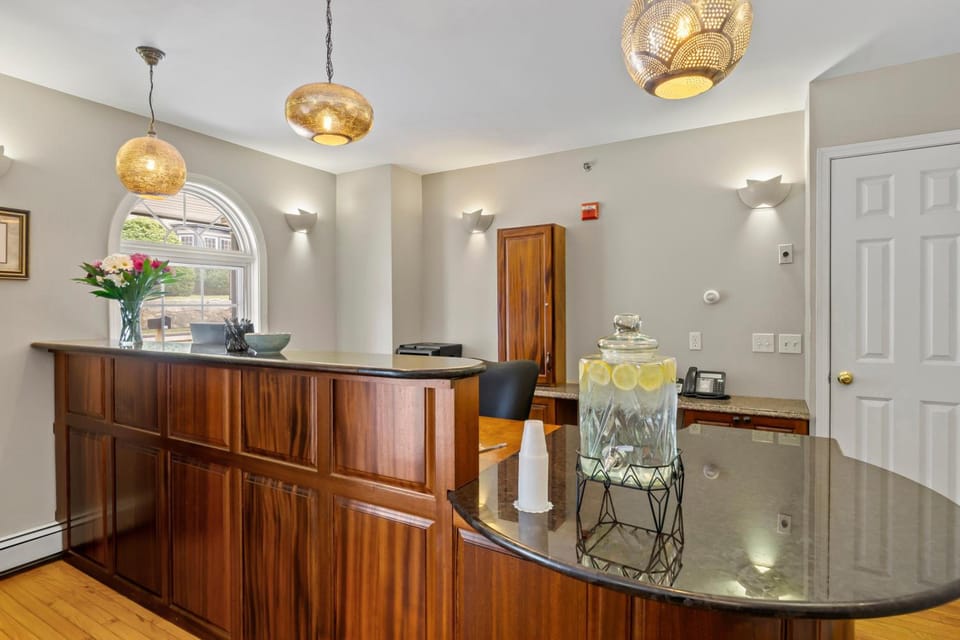 Sea Rose Suites Hotel in Ogunquit