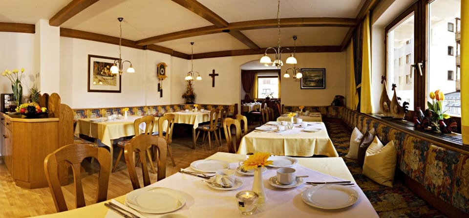 Apart Hotel Garni Strasser Hotel in Zell am Ziller