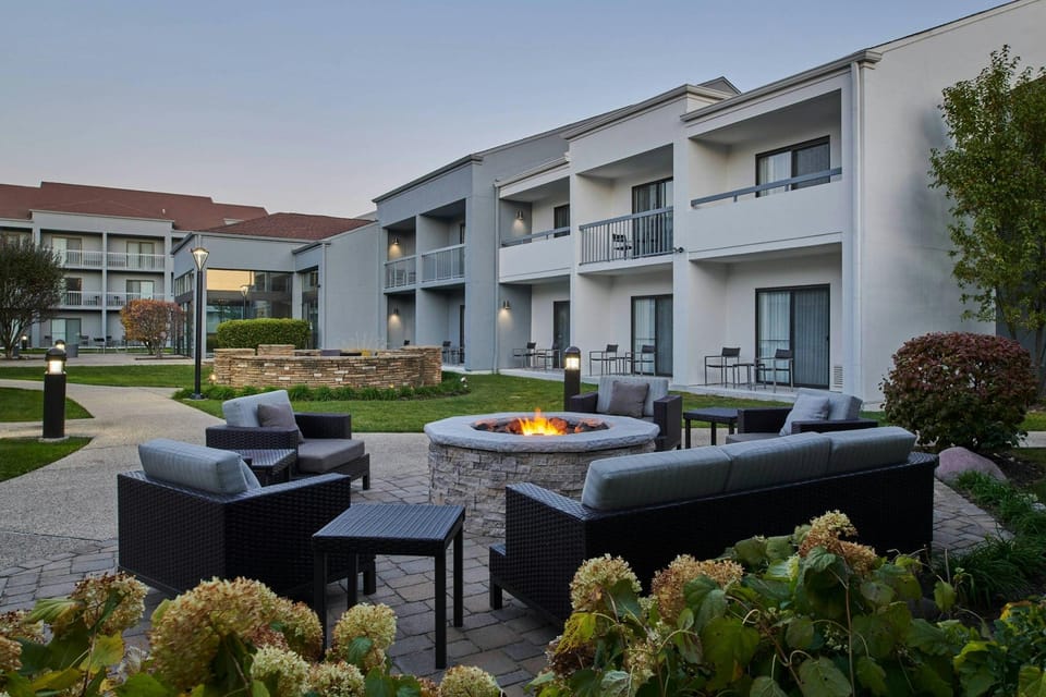 Courtyard by Marriott Chicago Oakbrook Terrace Hotel in Oakbrook Terrace