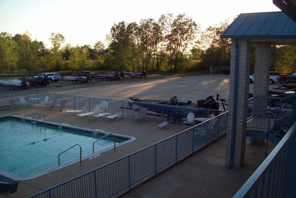 Days Inn by Wyndham Grove Hotel in Grove