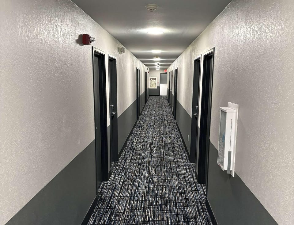 Super 8 By Wyndham Springfield North I-44 Hotel in Springfield