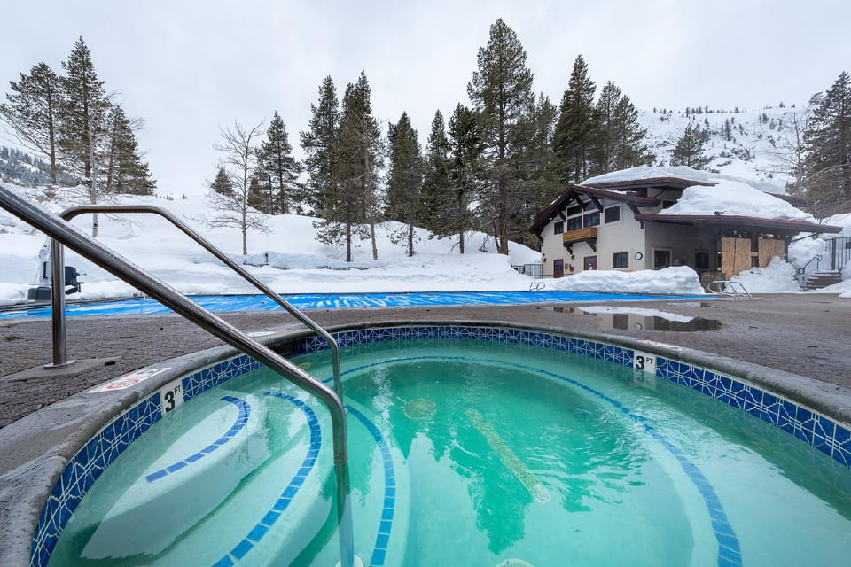 Olympic Village Inn Resort in Palisades Tahoe (Olympic Valley)