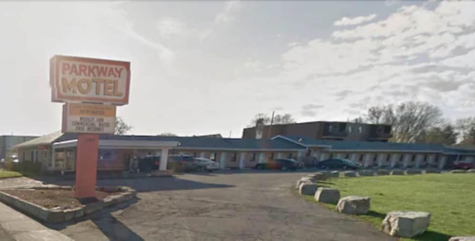 Parkway Motel Resort in London