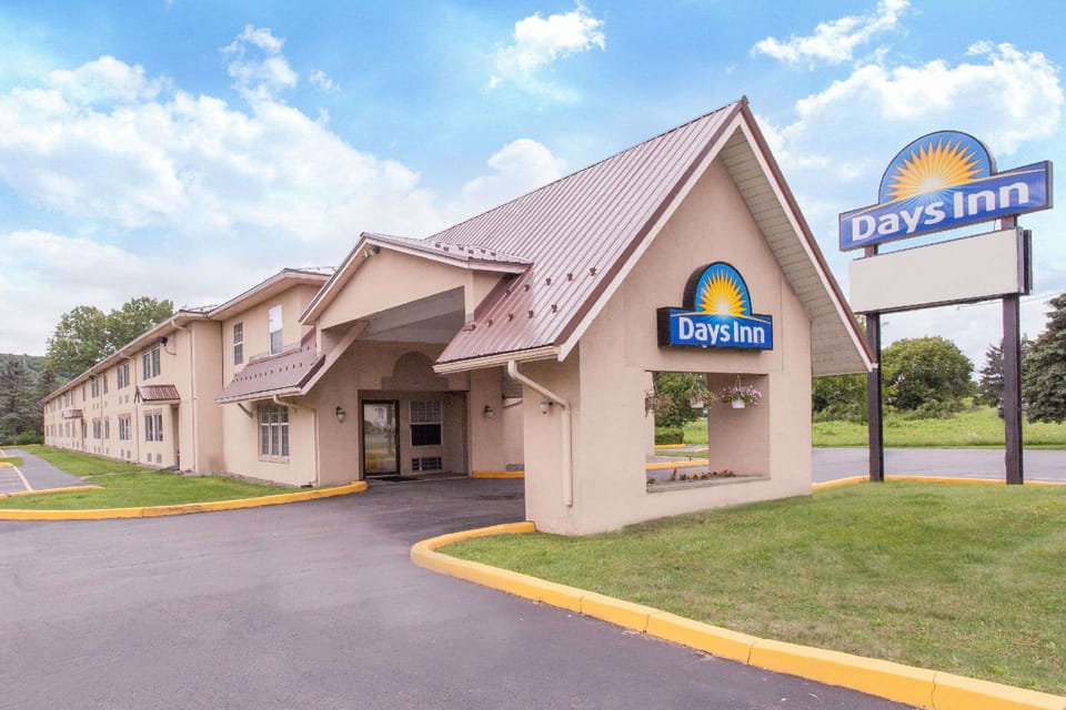 Motel 6 McGraw, NY - Cortland Hotel in New York