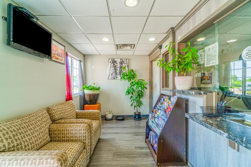 Deluxe Inn & Suites Hotel in Ozark Mountains