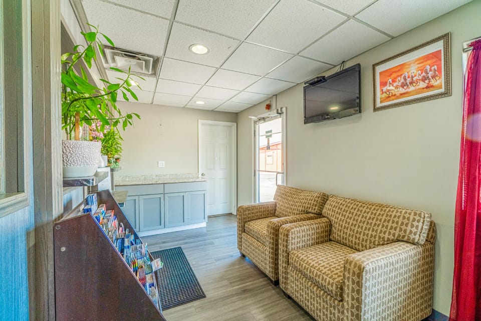 Deluxe Inn & Suites Hotel in Ozark Mountains