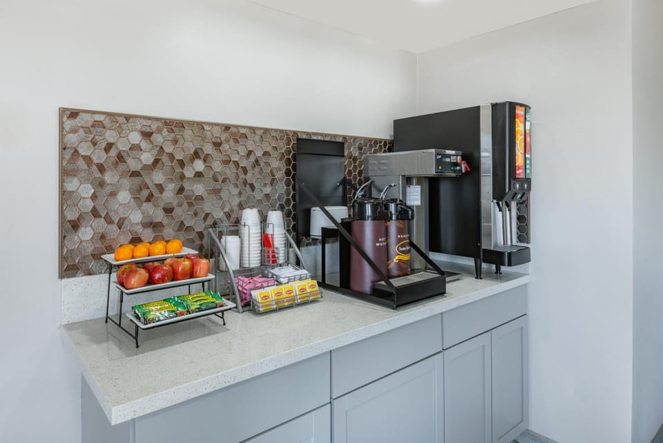 Super 8 By Wyndham Charlottesville Hotel in Shenandoah Valley