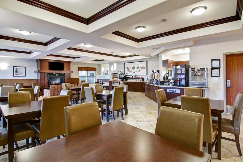 Canalta Hotel Humboldt Hotel in Saskatchewan