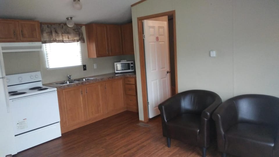 Cotulla Mobile Home Hotel in Cotulla