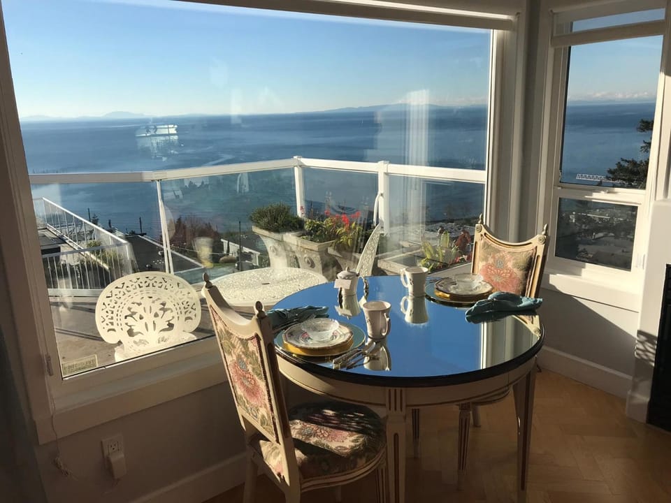Donna's Bed and Breakfast Hotel in Surrey