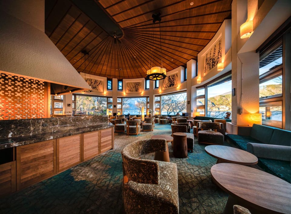Shared lounge/TV area