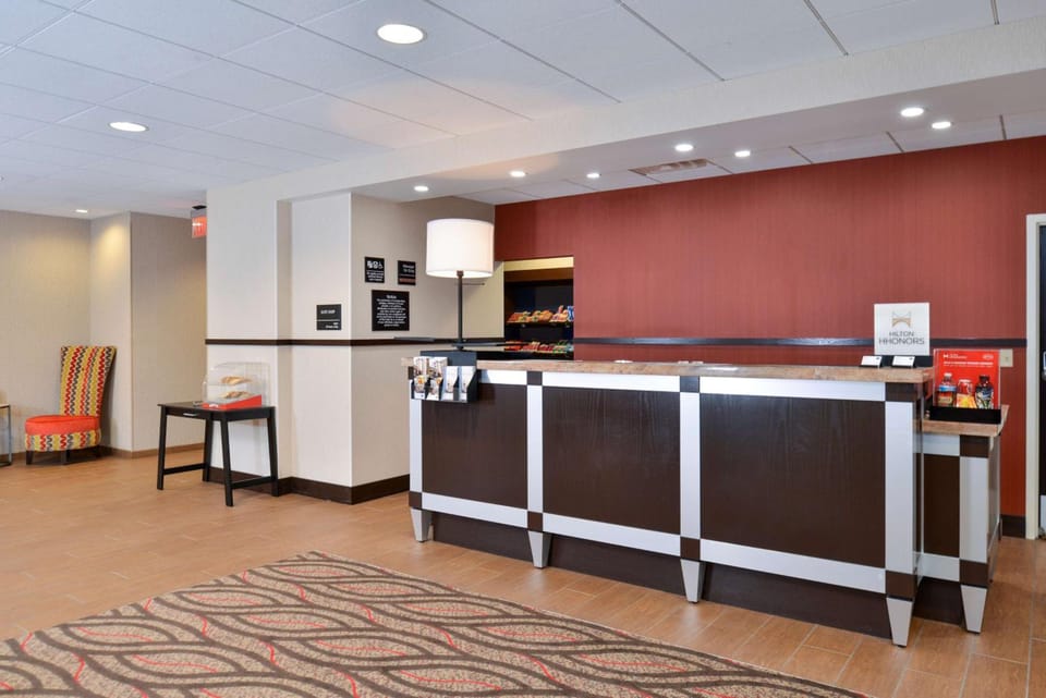 Hampton Inn & Suites California Hotel in Pennsylvania