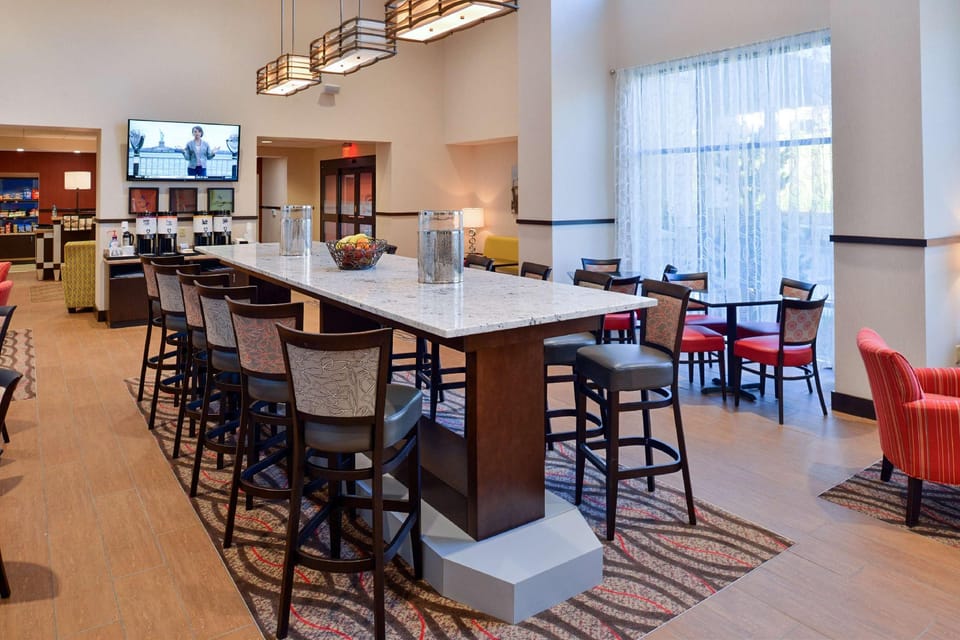 Hampton Inn & Suites California Hotel in Pennsylvania
